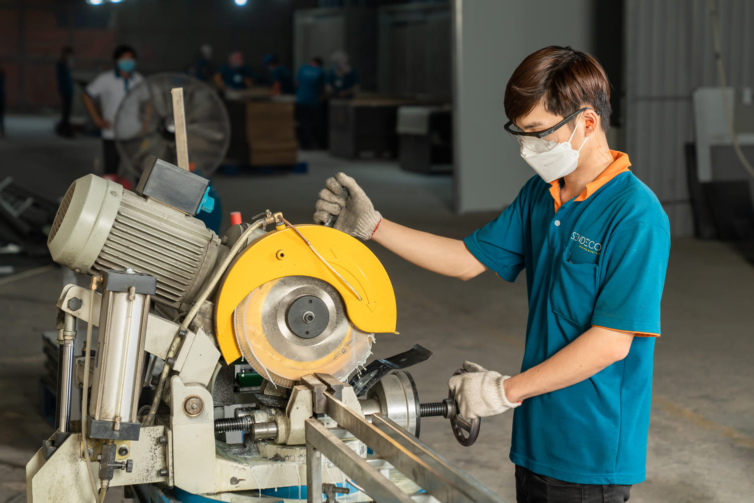 CẮT THEO CHI TIẾT BẢN VẼ