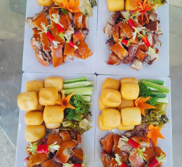 Heo Quay Giòn Rụm – Mở Hộp Là Thèm