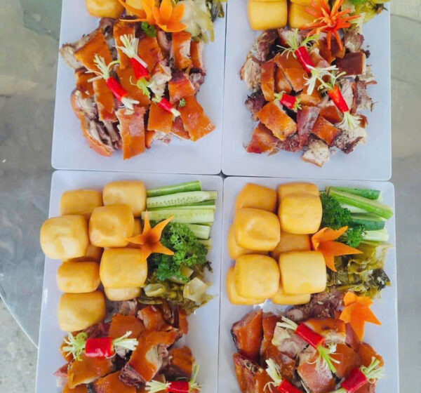 Heo Quay Giòn Rụm – Mở Hộp Là Thèm