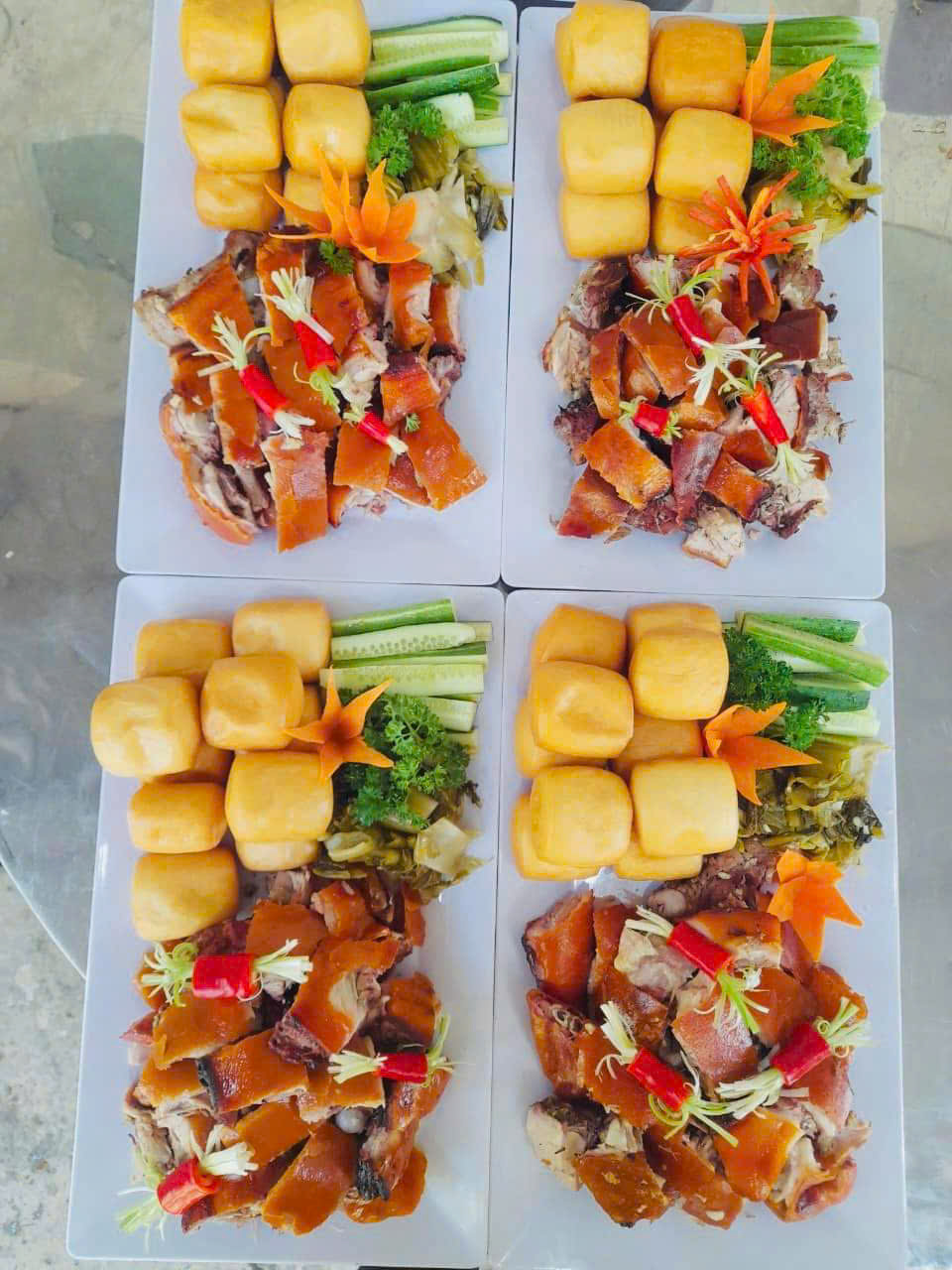 Heo Quay Giòn Rụm – Mở Hộp Là Thèm