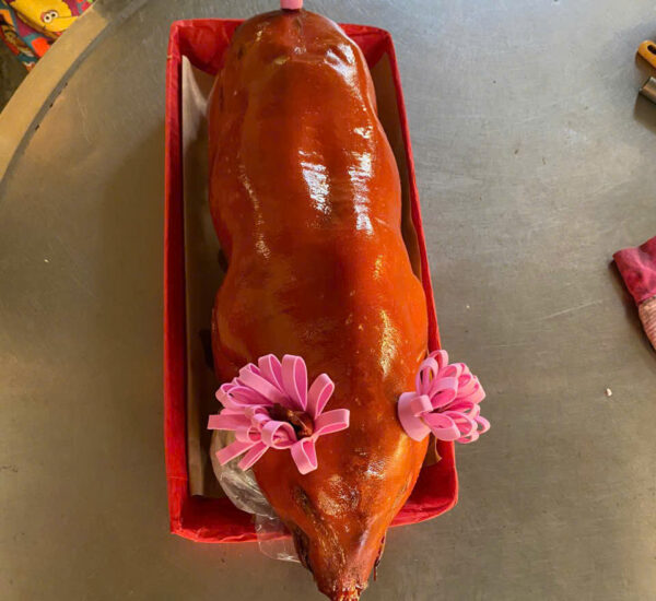 Heo Quay Giòn Rụm – Vừa Cắn Đã Mê